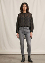 Cargar imagen en el visor de la galería, Blusa berta paisley
