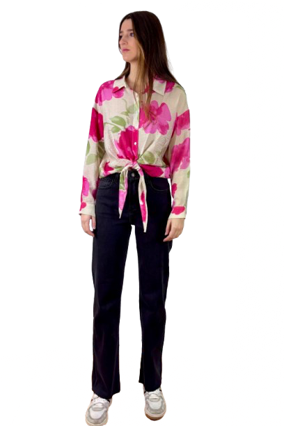 Blusa knot lore