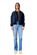 Cargar imagen en el visor de la galería, Jacket gara th
