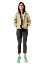 Cargar imagen en el visor de la galería, Chaqueta muj 8870
