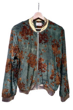 Cargar imagen en el visor de la galería, Bomber it velvet
