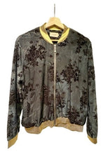 Cargar imagen en el visor de la galería, Bomber it velvet
