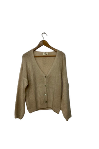 Cardigan wool button