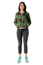 Cargar imagen en el visor de la galería, Bomber it velvet
